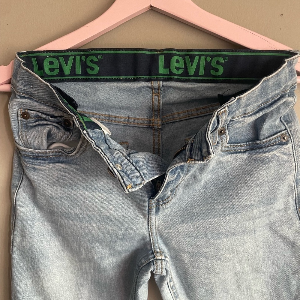 Levi's Light Wash Denim Jeans